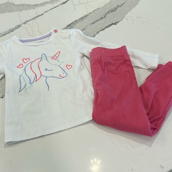 Size 5 Unicorn T-shirt with pink denim jeggings - Picture 1 of 4